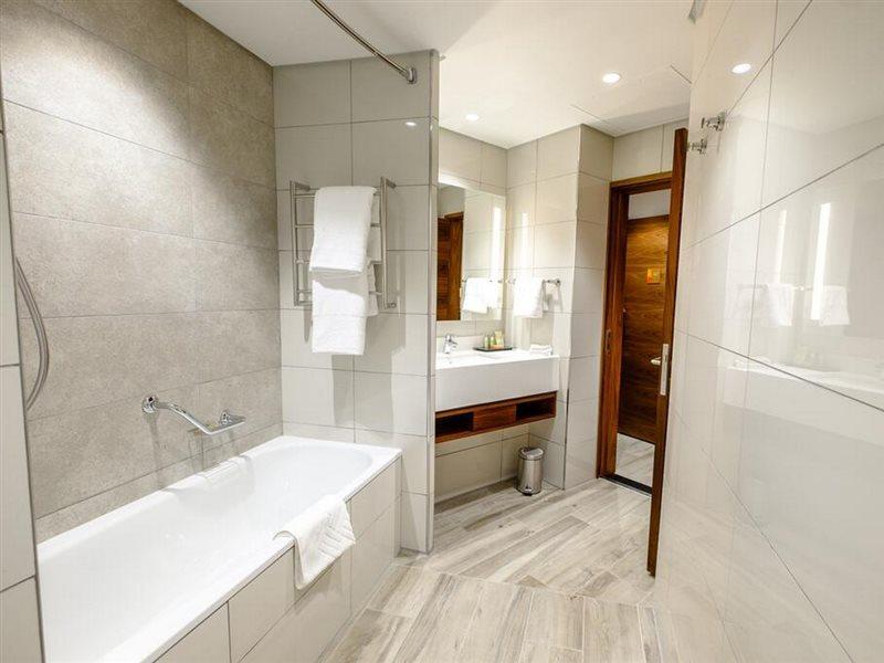 Hilton Garden Inn Мбабане Екстериор снимка
