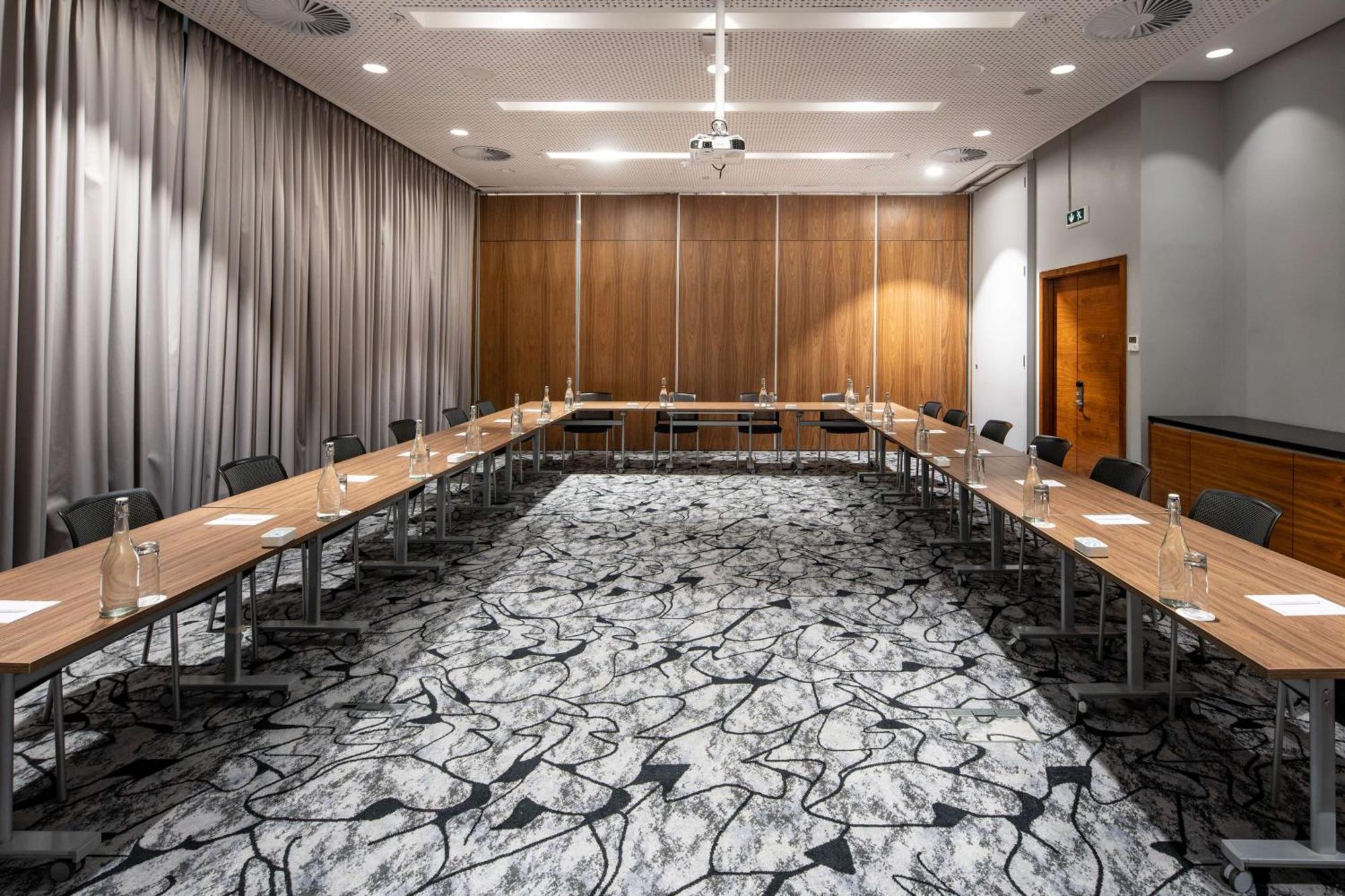 Hilton Garden Inn Мбабане Екстериор снимка
