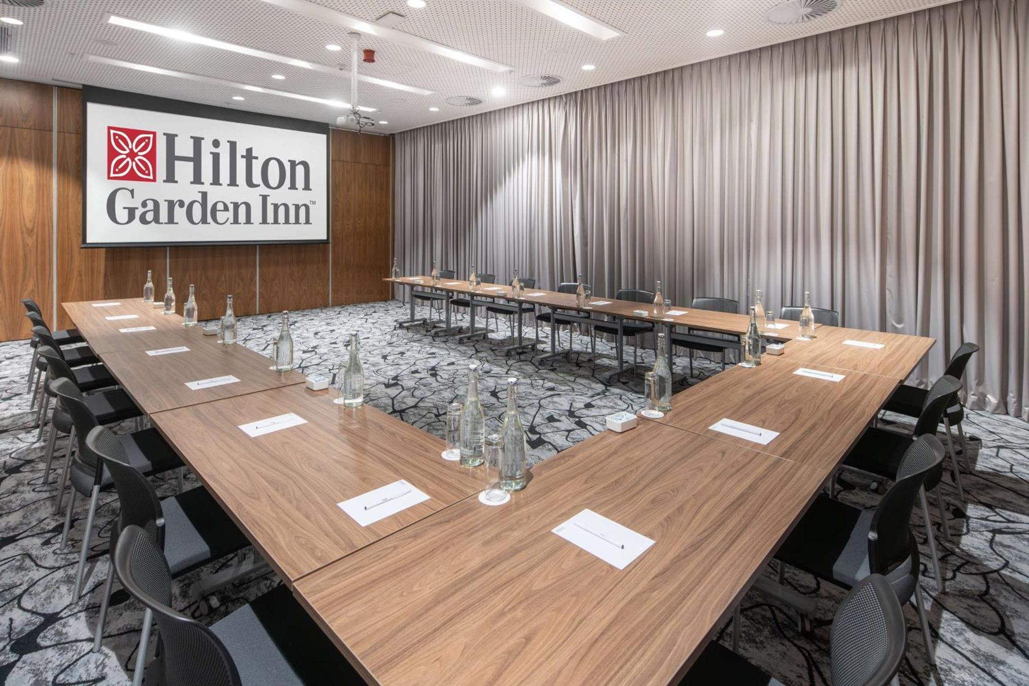 Hilton Garden Inn Мбабане Екстериор снимка
