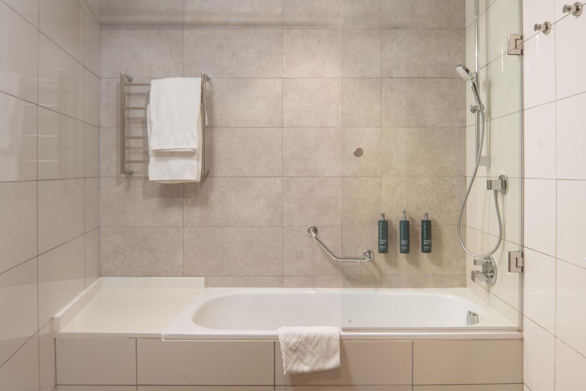 Hilton Garden Inn Мбабане Екстериор снимка